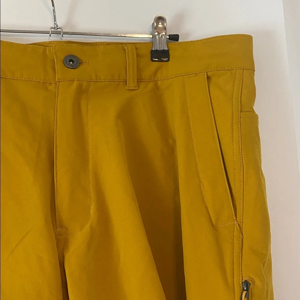 NWT! The North Face Men's Hybrid Shorts in Mustard